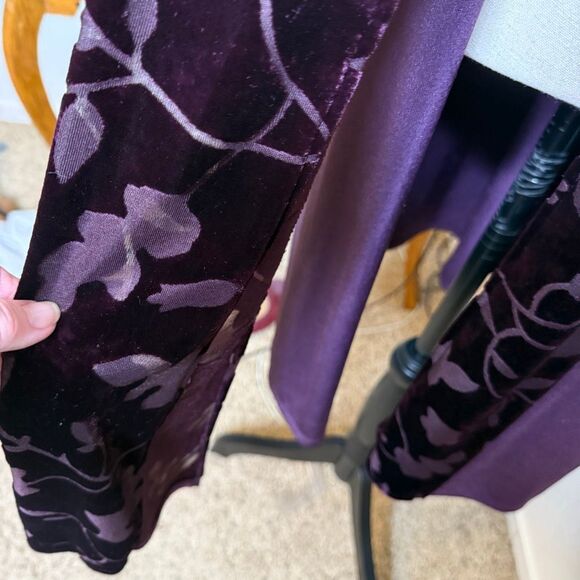 BCBGMAXAZRIA Long Duster/Cardigan W/Velvet Burnout Sash in Deep Purple Sz M - Picture 3 of 13